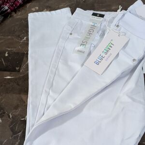 🆕 High Rise White Jeans